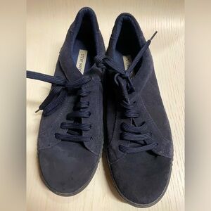 Steve Madden Velvet blue shoes sneakers size 9